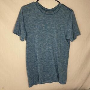 Lululemon Men's Blue Tshirt
